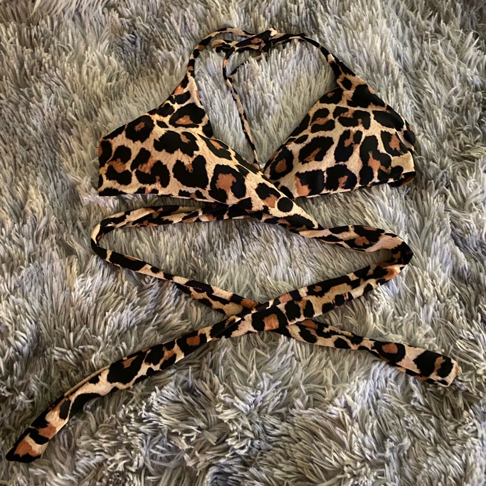 Tie top with ruched bikini bottoms set